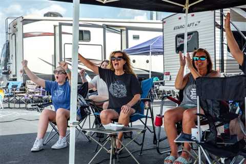 A Guide to RV Tailgating