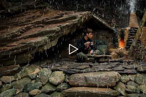 Building complete and warm survival shelter | Bushcraft cave in the cliff & fireplace with clay