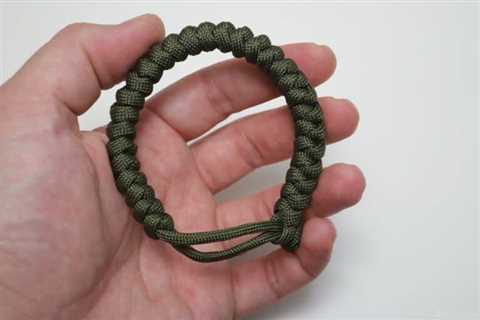 DIY Snake Knot Paracord Bracelet (Mad Max-Style Closure)