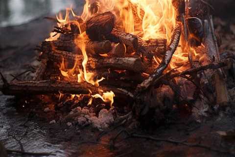 Extinguishing a Campfire without Water: Alternative Methods - CampingTent